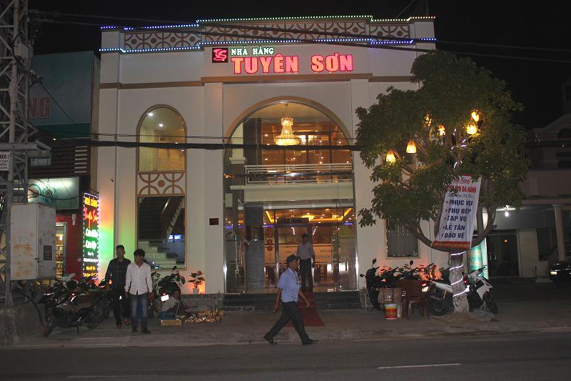 Nhà Hàng Tuyên Sơn Đà Nẵng